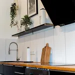 Moderne Stadtnah -junik Appartement