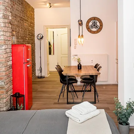 Moderne Stadtnah -junik Apartamento